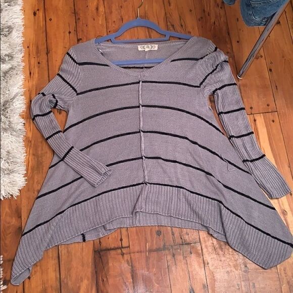 Grey and black sweater   - Picture 1 of 4